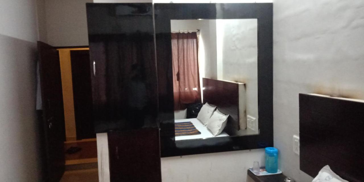 Nilraj Lodge Ratnāgiri 外观 照片